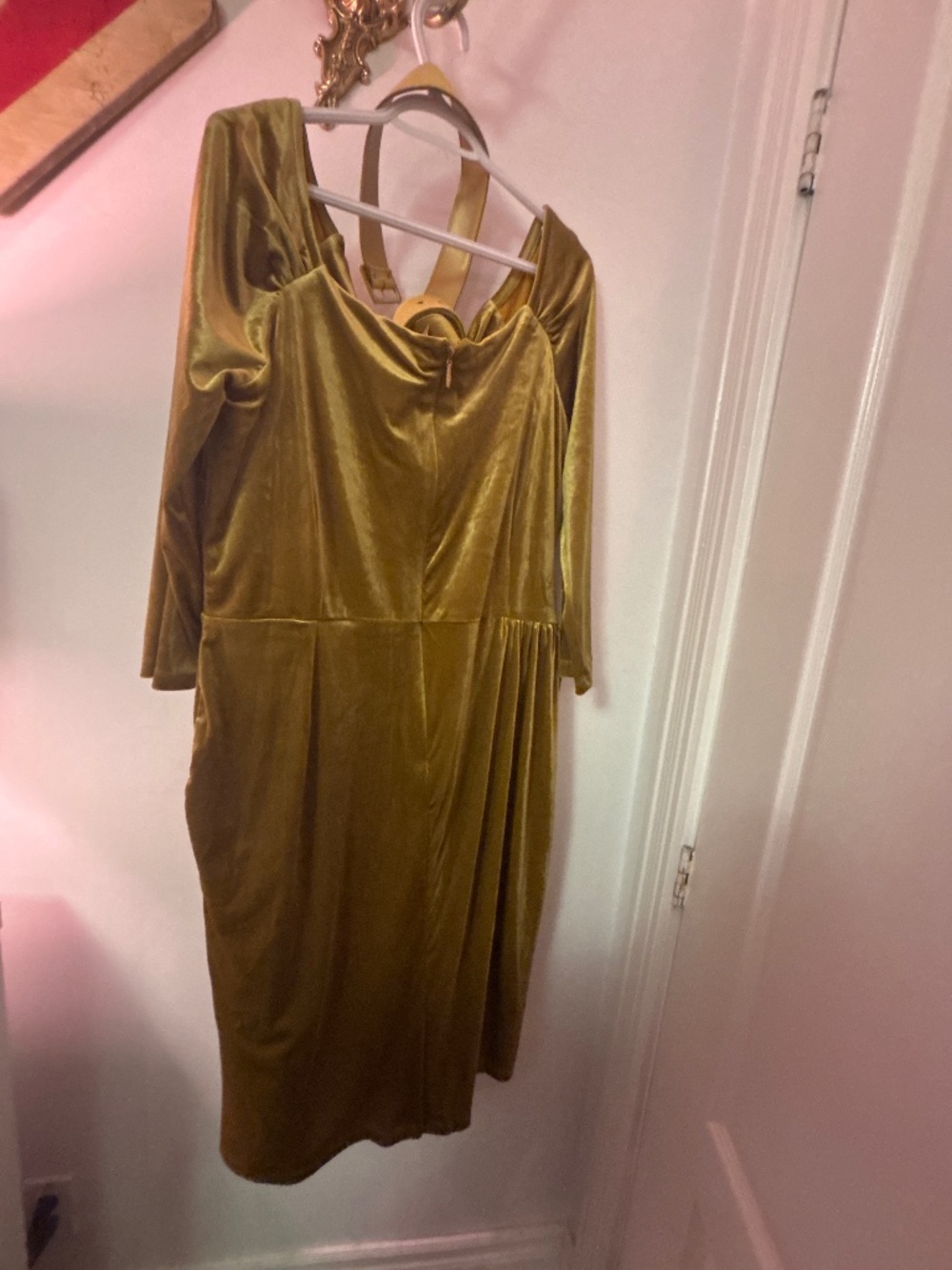 NWT STARLET WIGGLE DRESS IN GOLD VELVET - VIXEN BY MICHELINE PITT 4X - Picture 4 of 7